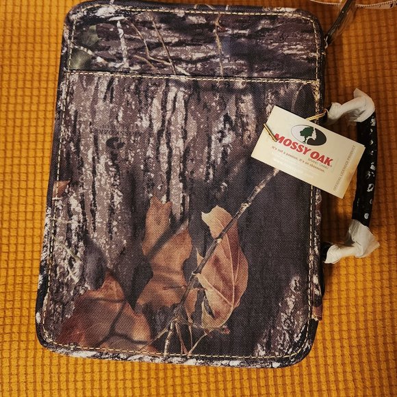 Brand New Mossy Oak Studded Bible Covers (1 Available) - Picture 10 of 16